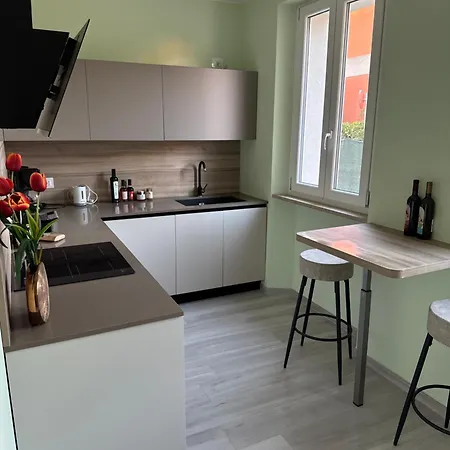 Apartment With Pool E Private Garage - Casa Holyvia *