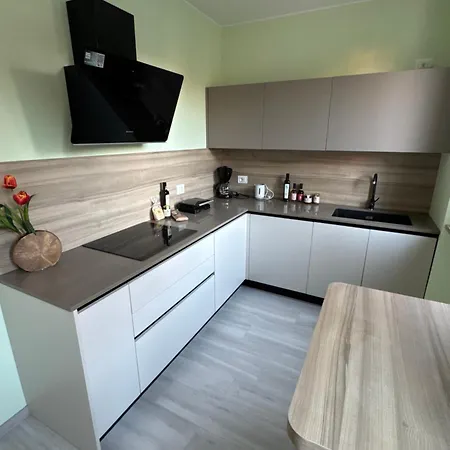 With Pool E Private Garage - Casa Holyvia Apartment *